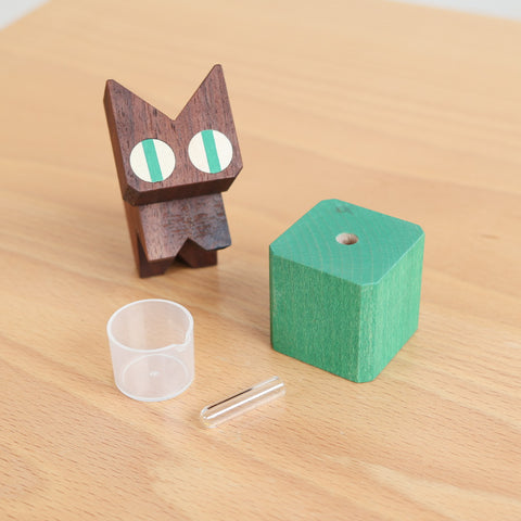 ネコブロックのフラワーベース