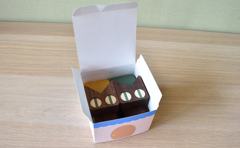 ネコブロック　二匹で色々積んでみよう